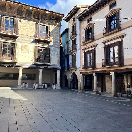 Apartamentos Angelus Plaza Mayor De Graus Eksteriør bilde
