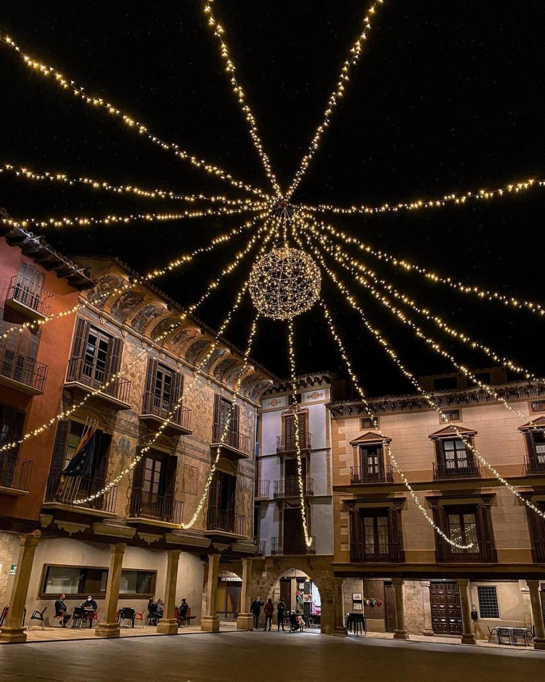 Apartamentos Angelus Plaza Mayor De Graus Eksteriør bilde
