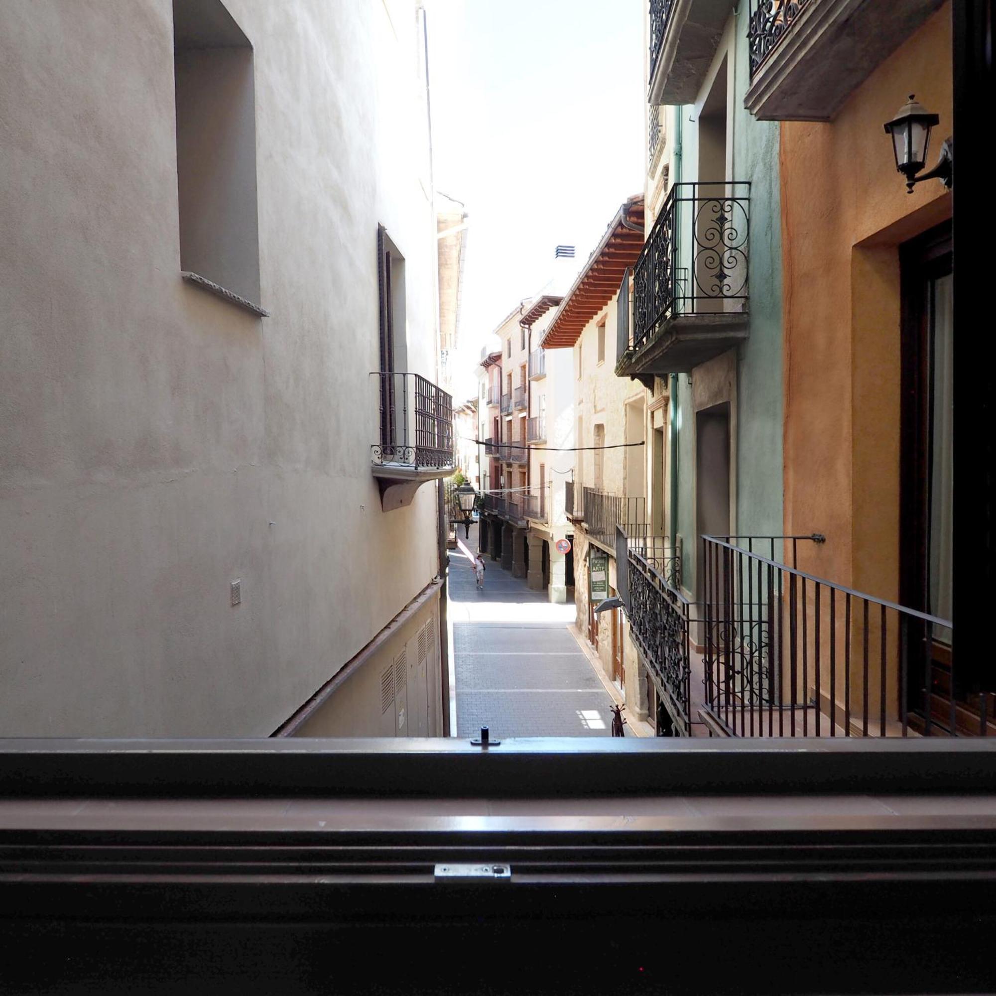 Apartamentos Angelus Plaza Mayor De Graus Eksteriør bilde