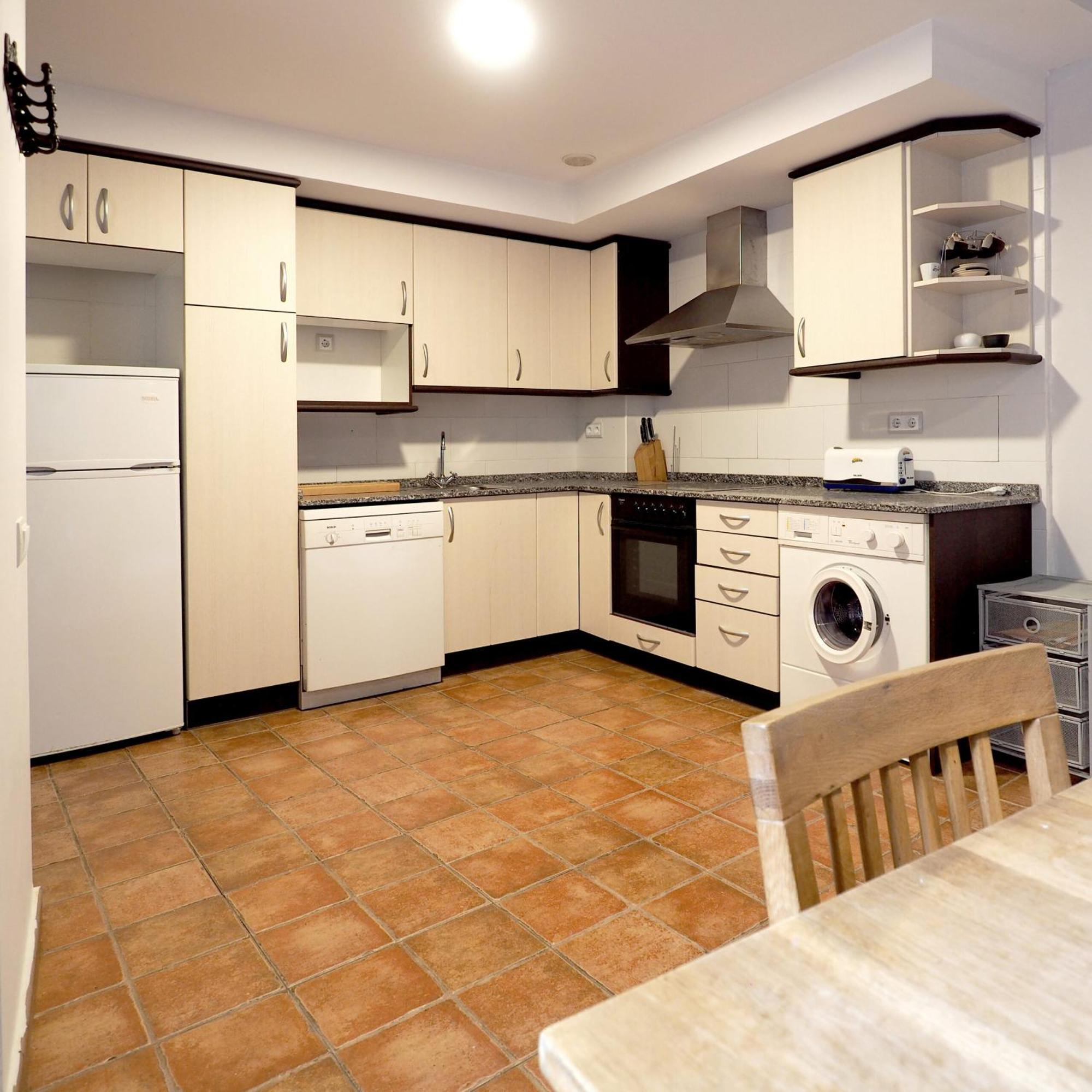 Apartamentos Angelus Plaza Mayor De Graus Eksteriør bilde