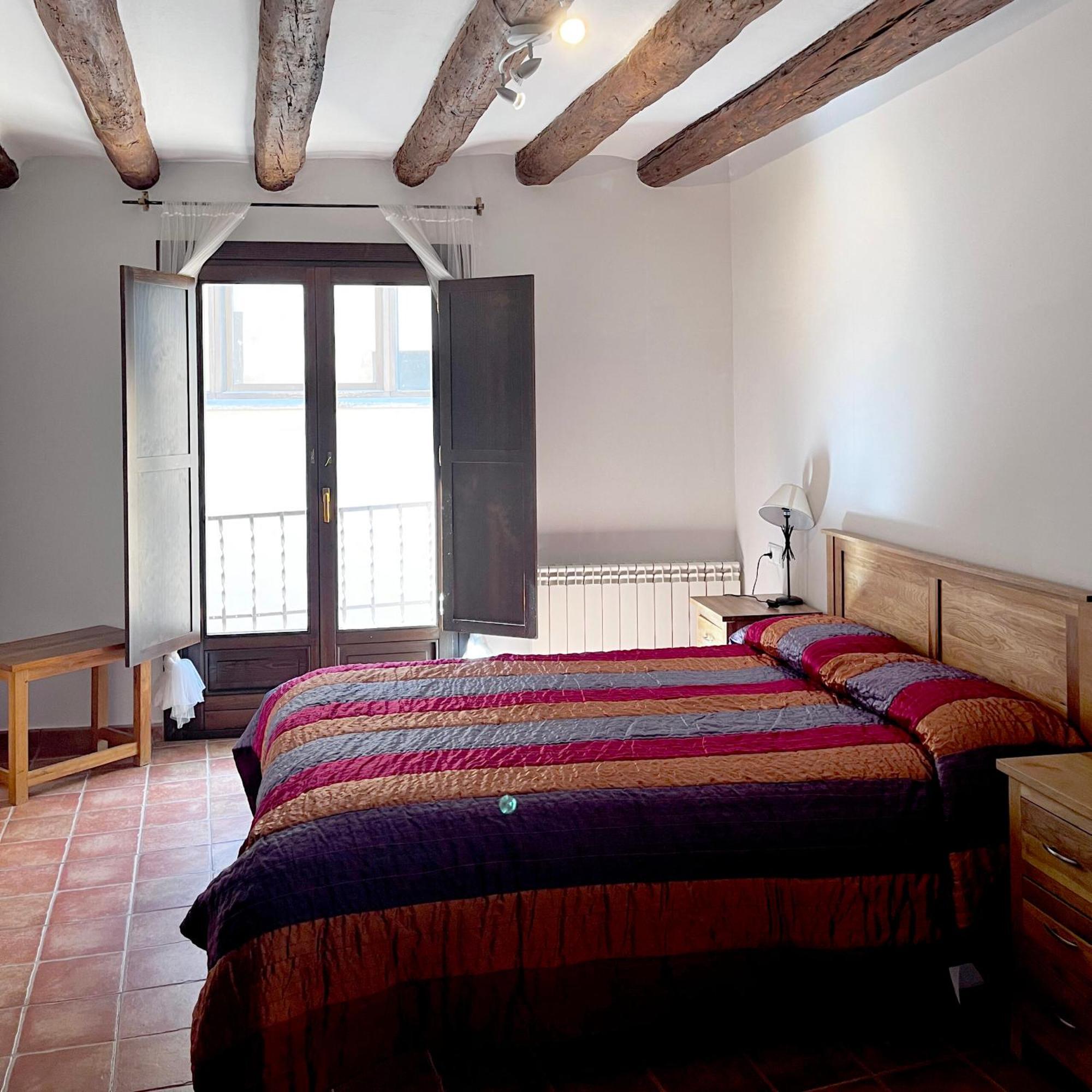 Apartamentos Angelus Plaza Mayor De Graus Eksteriør bilde