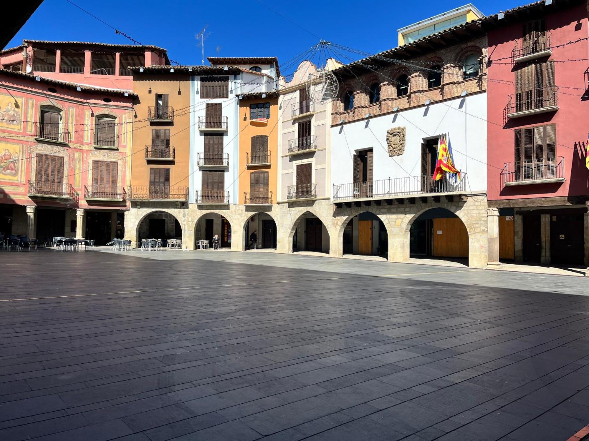 Apartamentos Angelus Plaza Mayor De Graus Eksteriør bilde