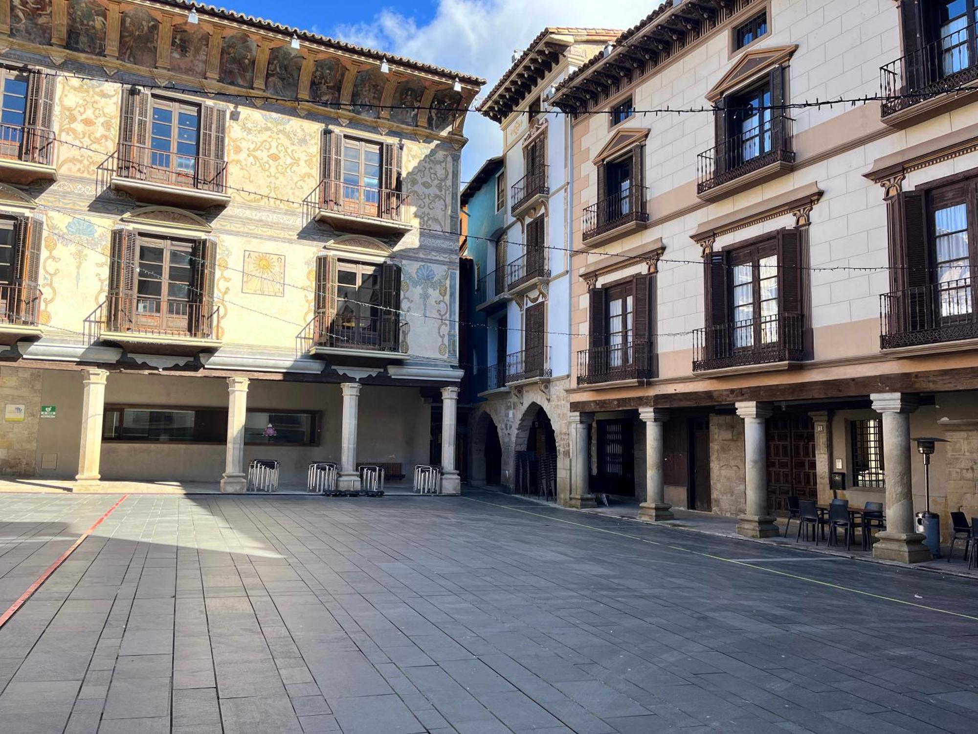 Apartamentos Angelus Plaza Mayor De Graus Eksteriør bilde